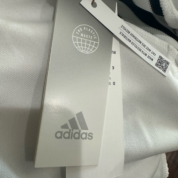 NWT Adidas Women's White and Black track walking vacation activewear jacket 4x - Picture 6 of 7